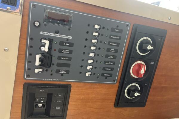 24ft Cutwater Yacht For Sale