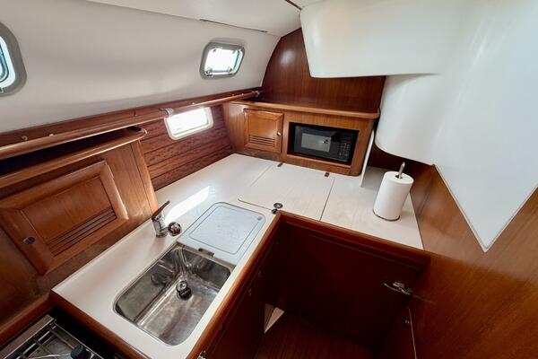 Eda 46ft Beneteau Yacht For Sale