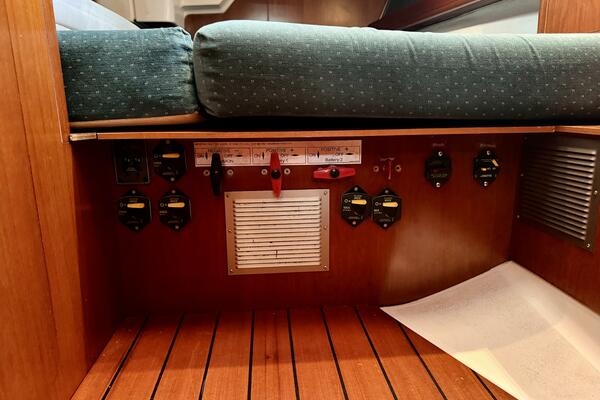 Eda 46ft Beneteau Yacht For Sale