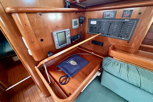 Eda 46ft Beneteau Yacht For Sale