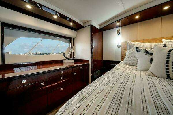 Sea Ray 610 Sundancer Yacht For Sale