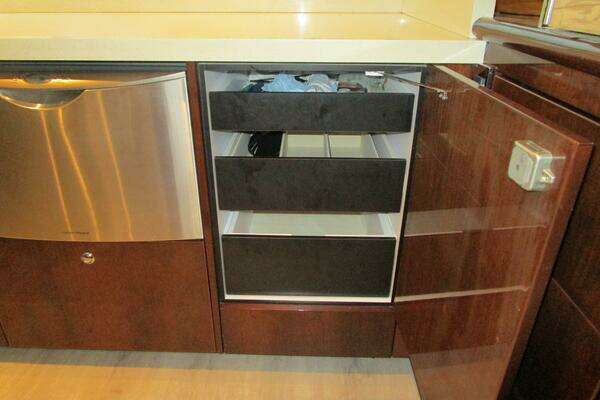 Neptunus Enclosed Skylounge Yacht For Sale