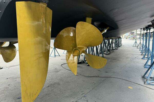 Neptunus Enclosed Skylounge Yacht For Sale