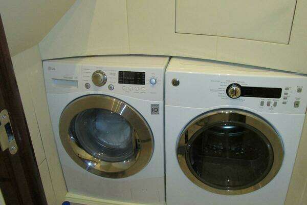 Neptunus Enclosed Skylounge Yacht For Sale