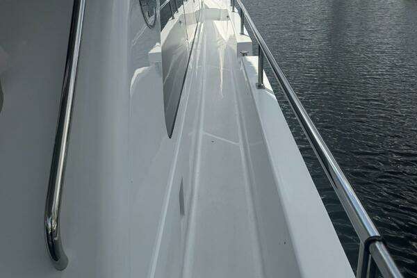 Neptunus Enclosed Skylounge Yacht For Sale