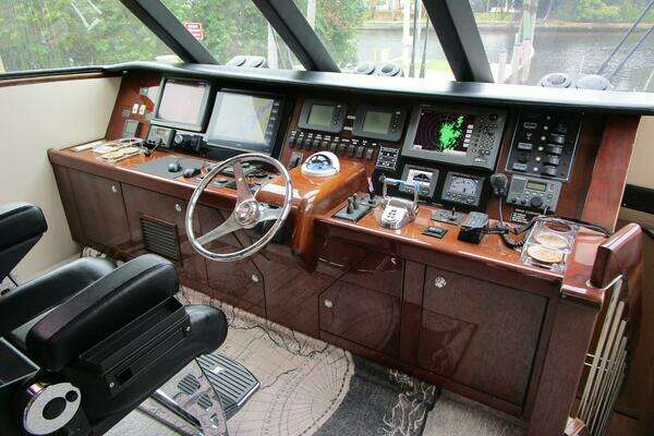 Neptunus Enclosed Skylounge Yacht For Sale