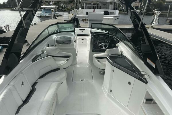 Live Life 27ft Monterey Yacht For Sale