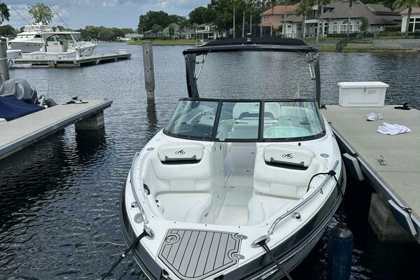 Live Life 27ft Monterey Yacht For Sale