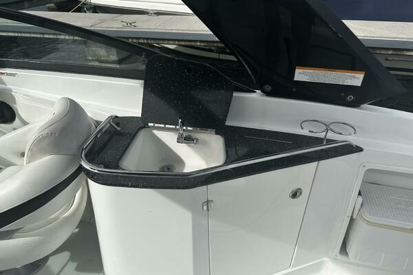 Live Life 27ft Monterey Yacht For Sale