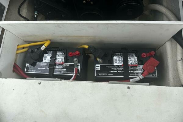 Live Life 27ft Monterey Yacht For Sale