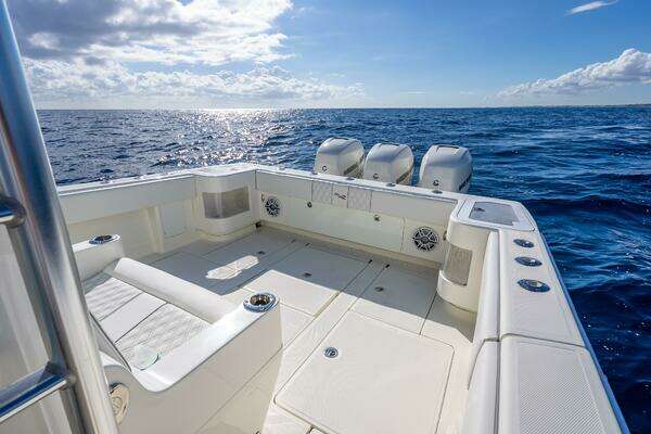 SeaVee 370Z Yacht For Sale