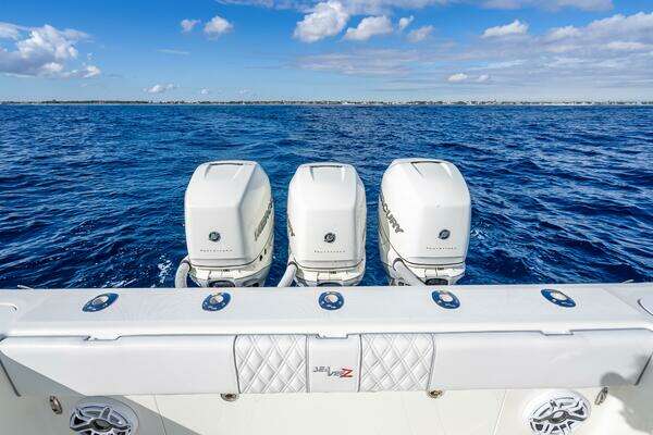 SeaVee 370Z Yacht For Sale