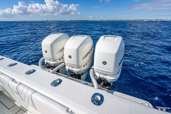 SeaVee 370Z Yacht For Sale