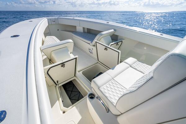 37ft SeaVee Yacht For Sale