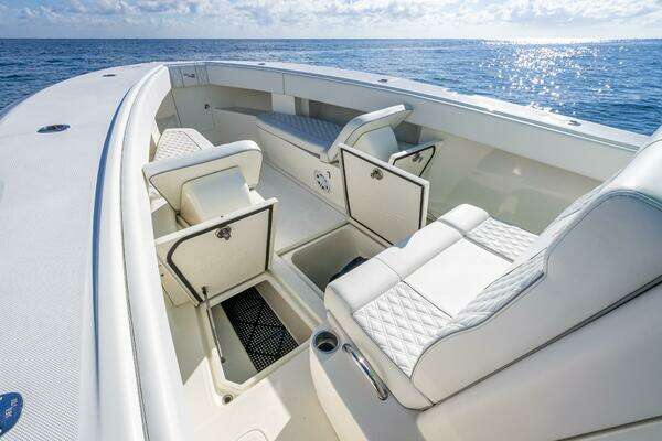 SeaVee 370Z Yacht For Sale