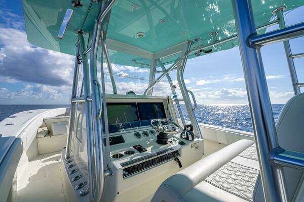 SeaVee 370Z Yacht For Sale