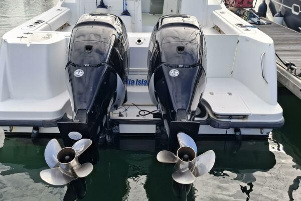 Whaler 31ft Boston Whaler Yacht For Sale