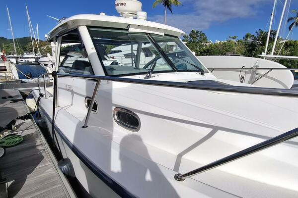 Whaler 31ft Boston Whaler Yacht For Sale