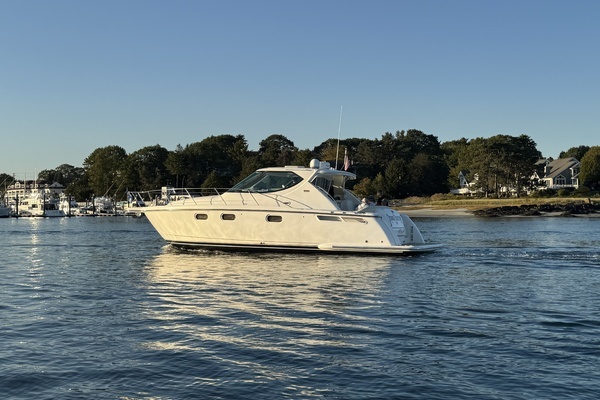 2008 Tiara Yachts 39