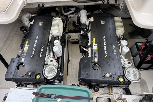 2008 Tiara Yachts 39