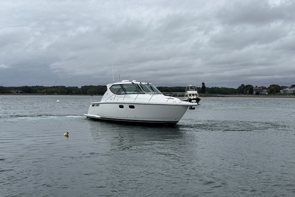 2008 Tiara Yachts 39