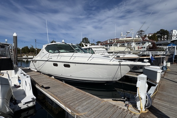 2008 Tiara Yachts 39