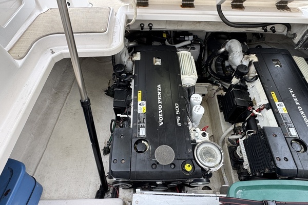 2008 Tiara Yachts 39