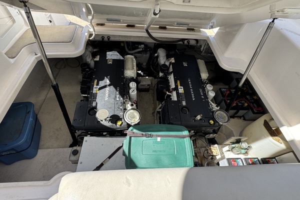 2008 Tiara Yachts 39