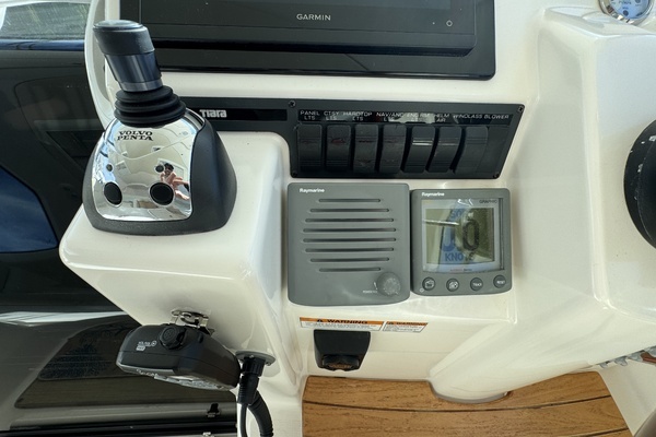 2008 Tiara Yachts 39