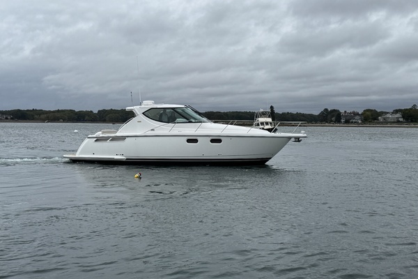 2008 Tiara Yachts 39