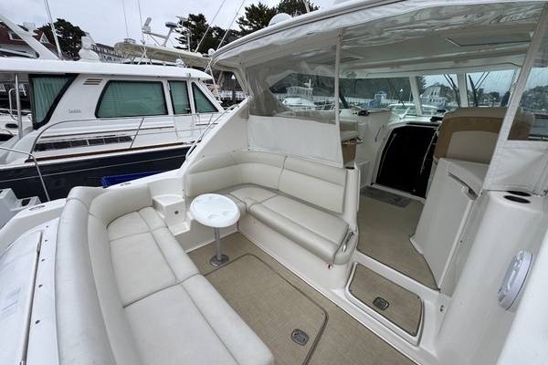 2008 Tiara Yachts 39
