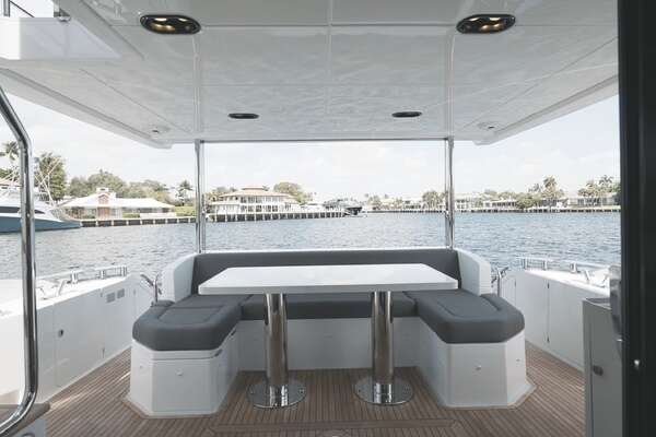 Azimut 60 FLY Yacht For Sale