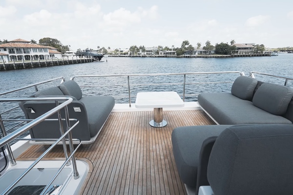 60ft Azimut Yacht For Sale