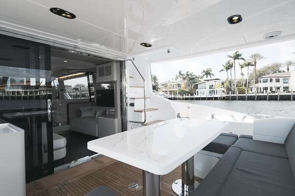 Azimut 60 FLY Yacht For Sale