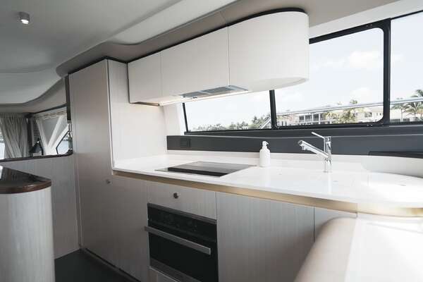 Azimut 60 FLY Yacht For Sale