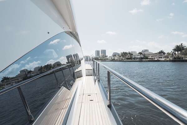 Azimut 60 FLY Yacht For Sale