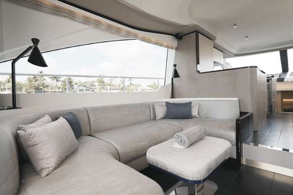 Azimut 60 FLY Yacht For Sale