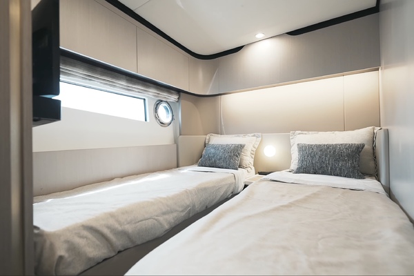 60ft Azimut Yacht For Sale