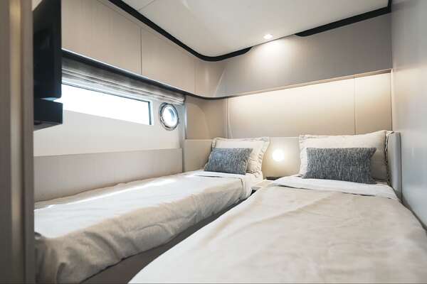 Azimut 60 FLY Yacht For Sale