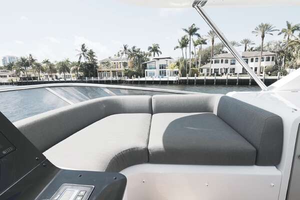 Azimut 60 FLY Yacht For Sale