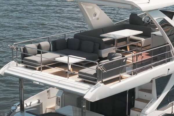 Azimut 60 FLY Yacht For Sale