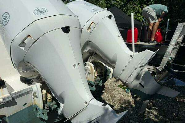 Photo of the 2017 Robalo R302