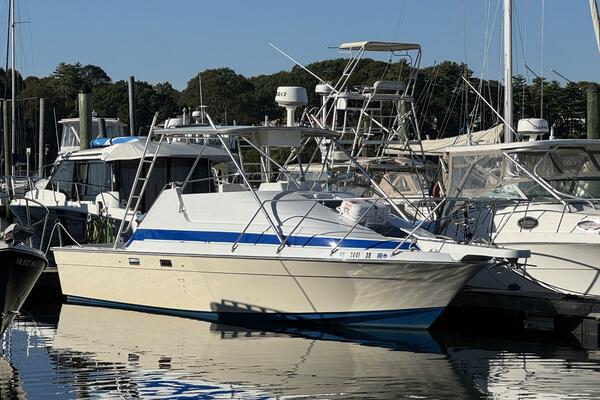 1986 Luhrs 29