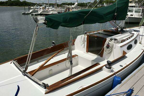Photo of the 1995 Alerion 28 "Aria"