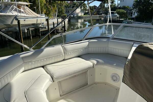 37ft Cruisers Yachts Yacht For Sale