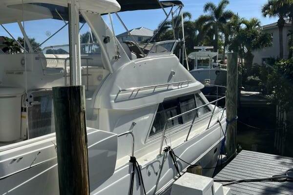 37ft Cruisers Yachts Yacht For Sale