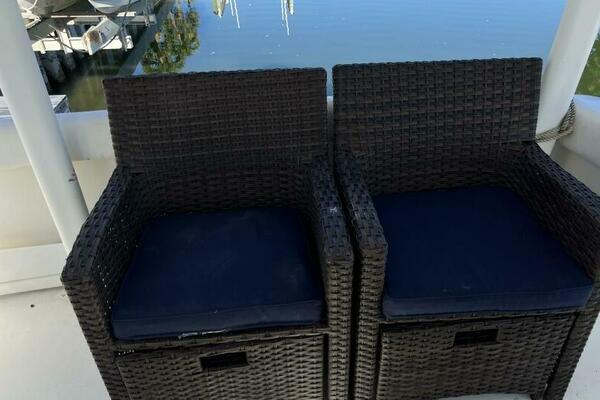 37ft Cruisers Yachts Yacht For Sale