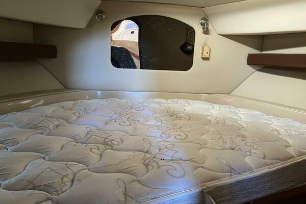 37ft Cruisers Yachts Yacht For Sale