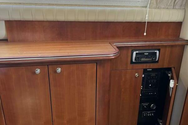 37ft Cruisers Yachts Yacht For Sale