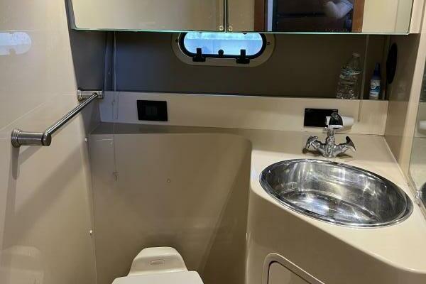 37ft Cruisers Yachts Yacht For Sale